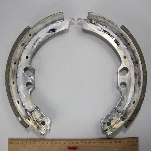 Product image of the product “Brake Shoe Kit Front (Two Shoes), Exchange ”