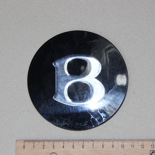 Artikelbild des Artikels “Radkappe, Innenteil, Bentley-Zeichen “